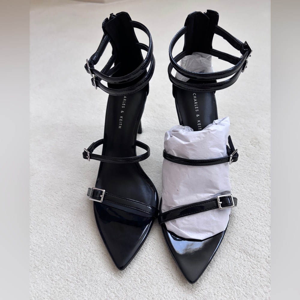 New w/Box Black Strappy Heels Size 6/36